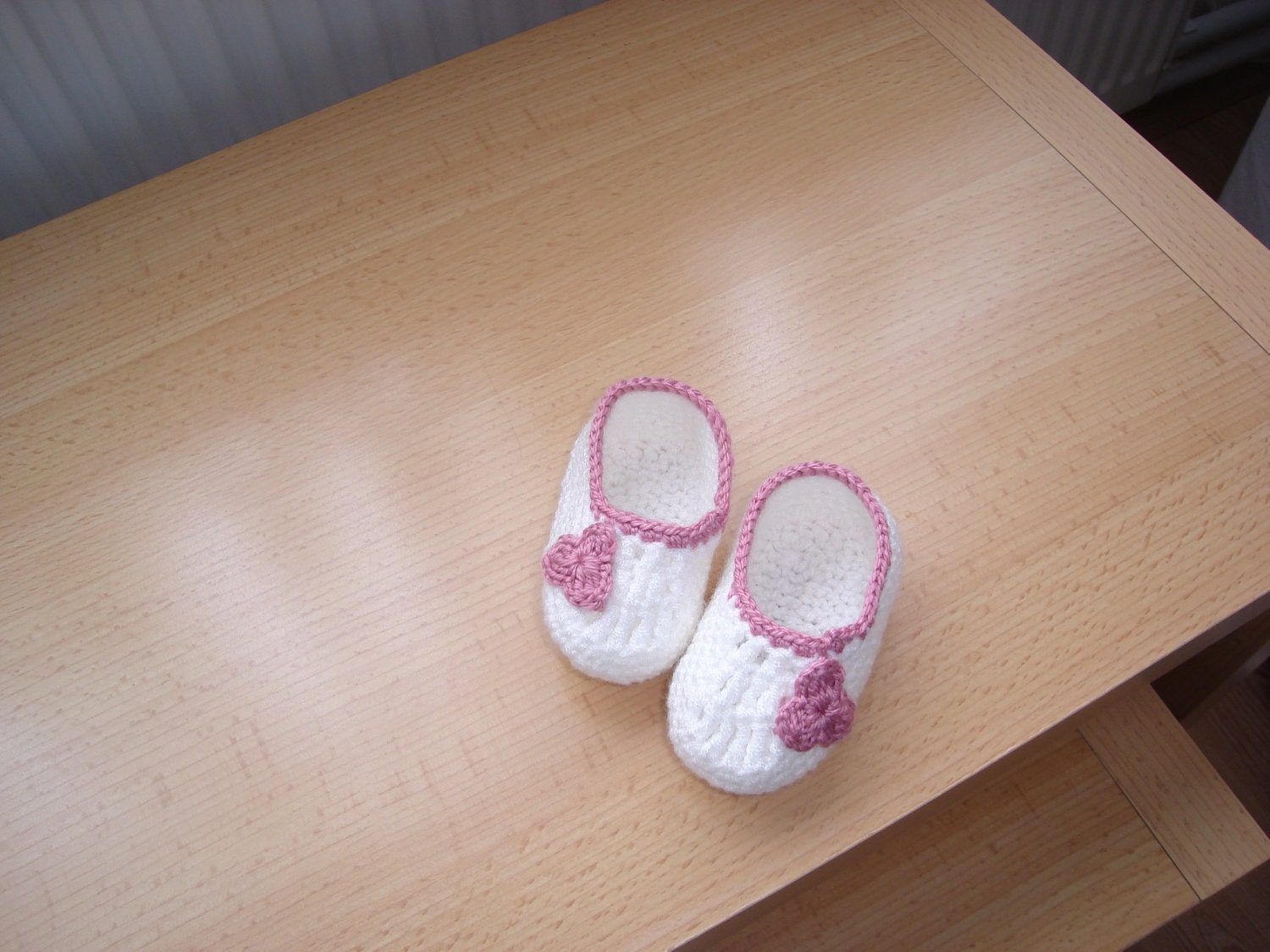 Baby girl, booties,shoes,white crochet baby shoes, 3-6 mounth