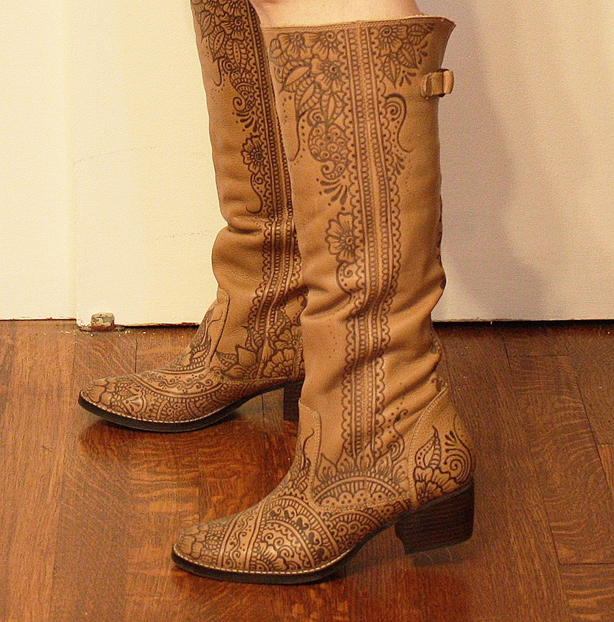 CUSTOM ORDER for Cassidy pyrogaphed boots 6.5