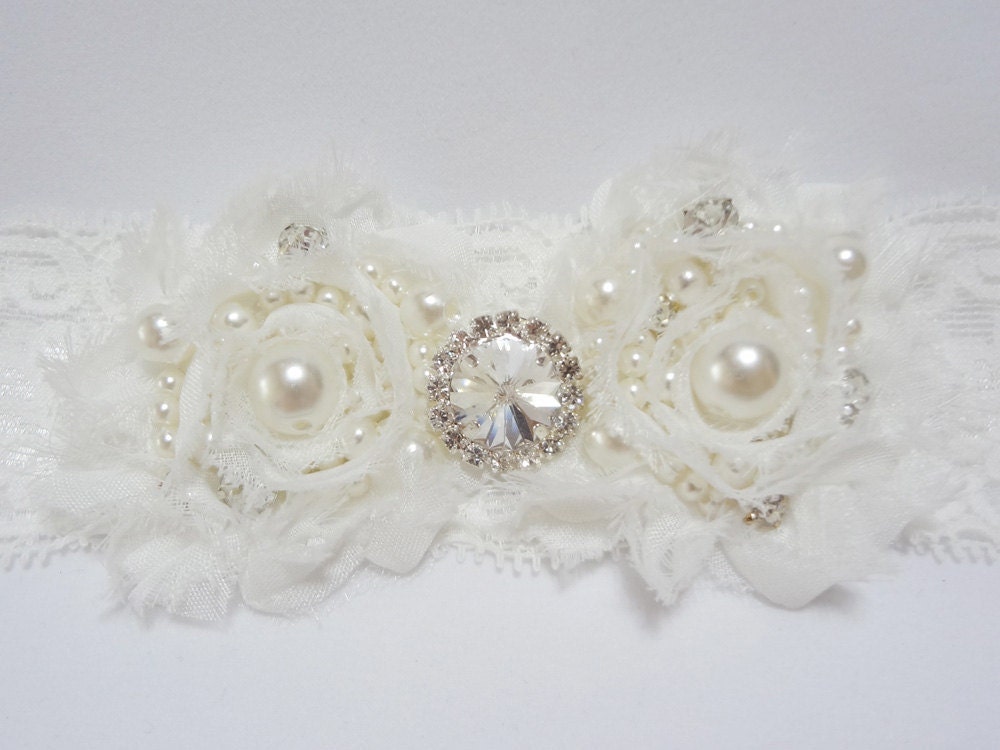 Pearls and rhinstone with cream rose on white lace garter