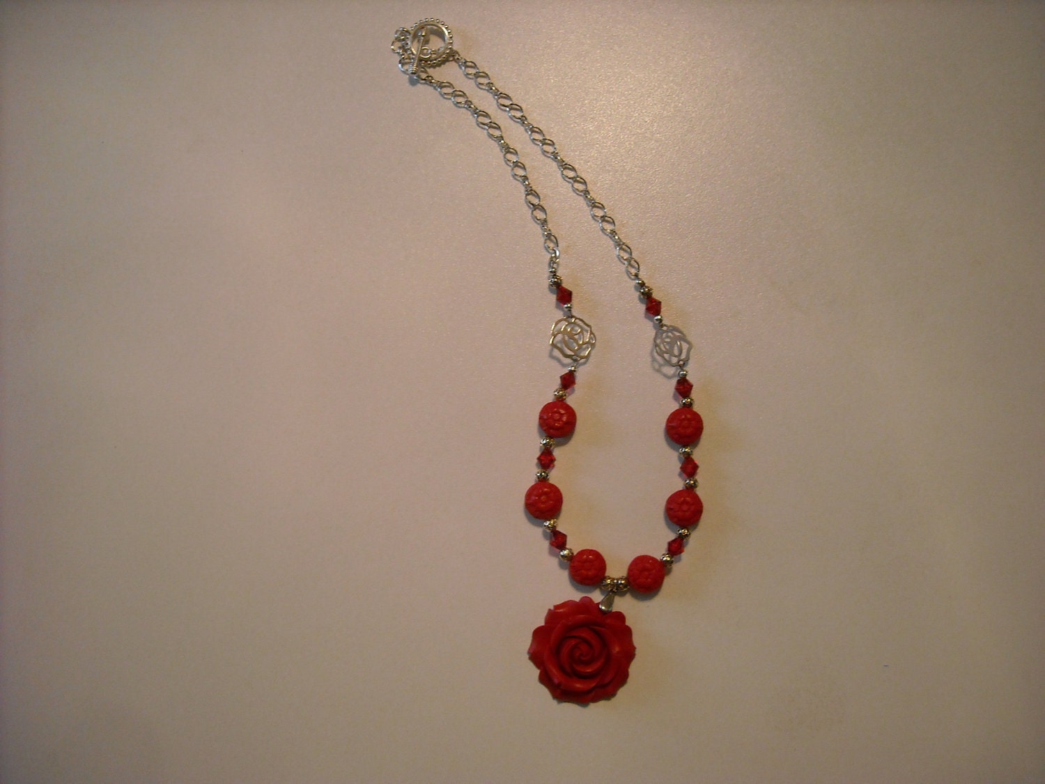 19 inch Carved Red Rose Pendant Necklace
