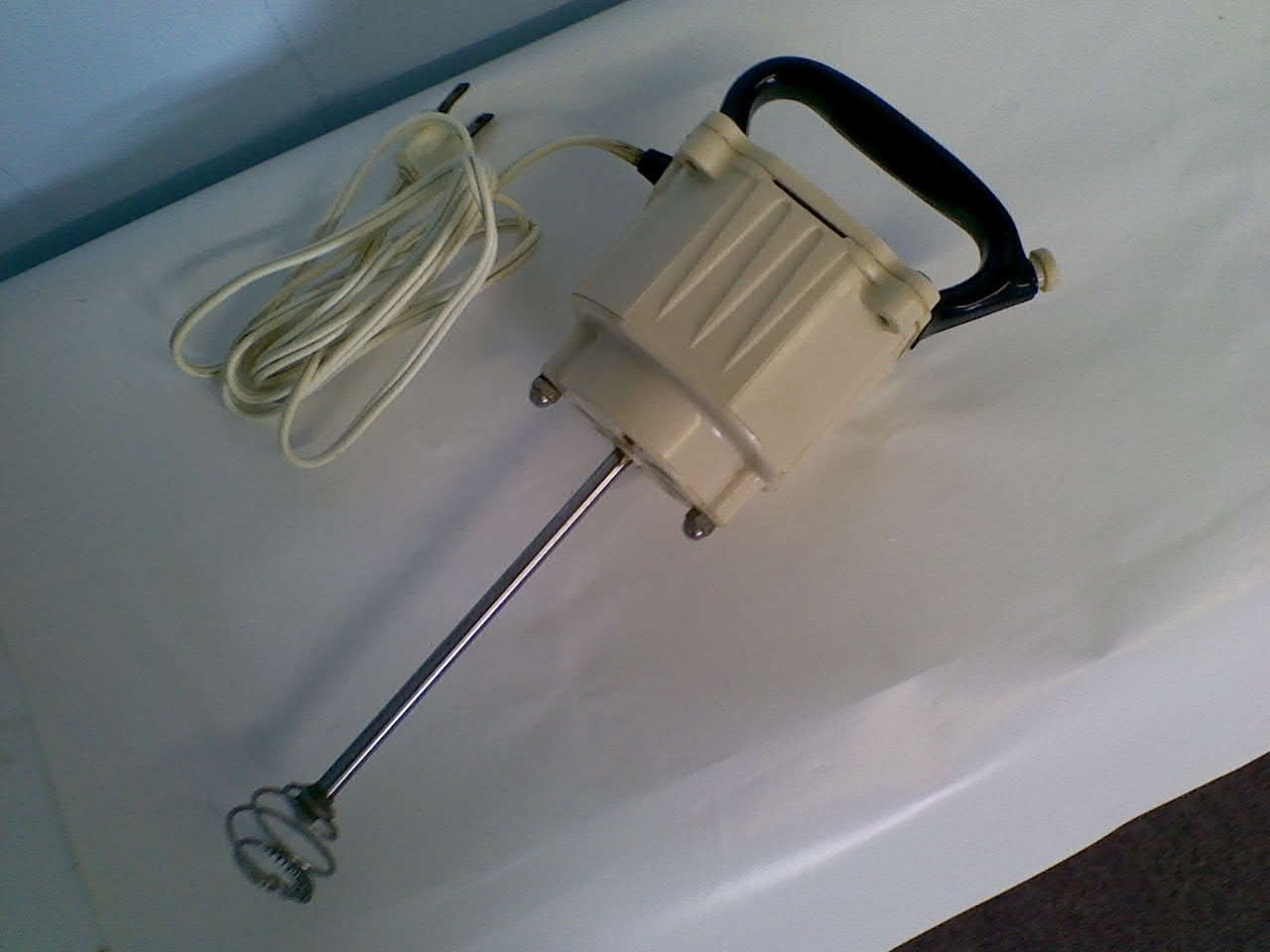 Vintage Mix-Maid Electric Hand Held Drink Mixer