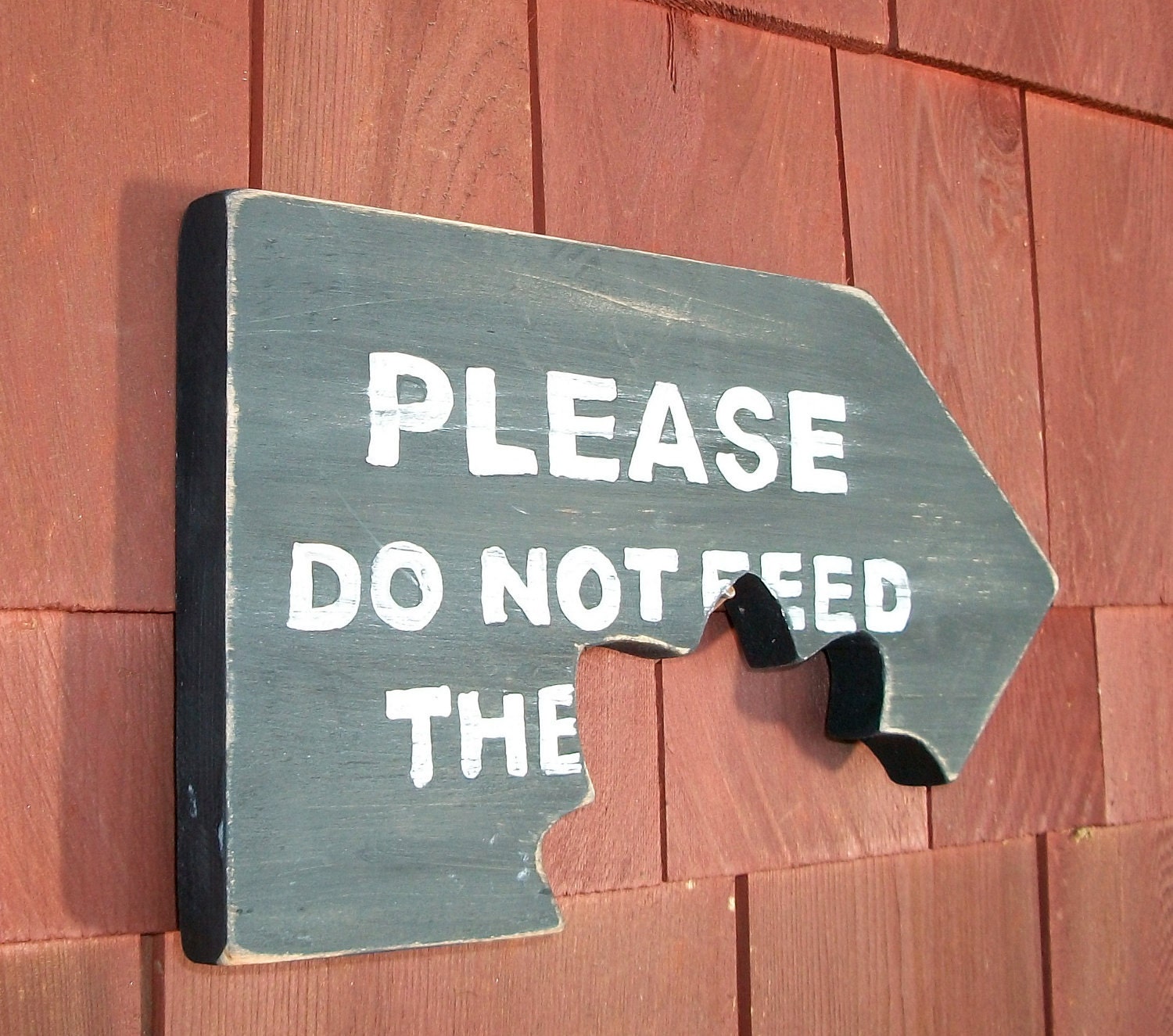Primitive Distressed Wood Garden Sign Please Do Not Feed Bitemark Chomp Beware of Dog Warning