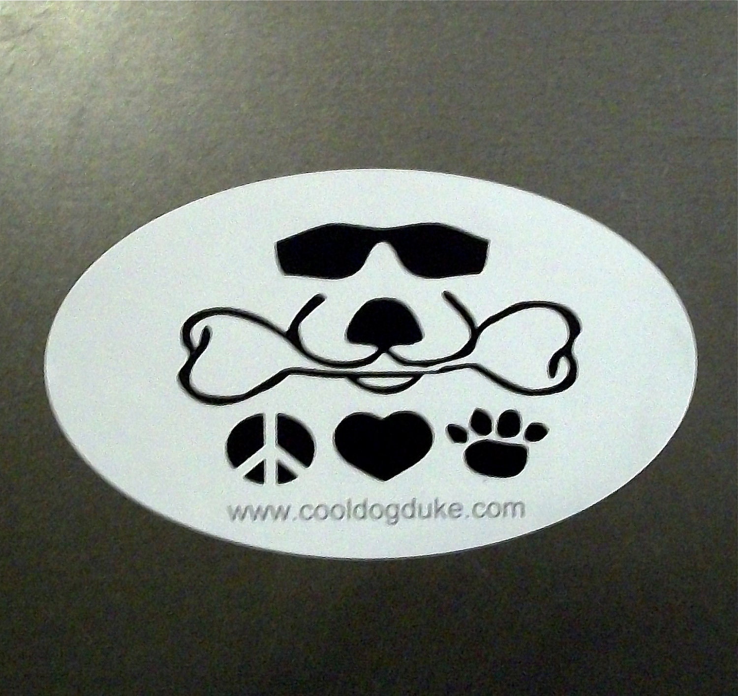 free shipping Peace Love Dog Oval Vinyl Bumper Sticker Euro Decal Cool Dog Duke Pet Lover Gift Black on White