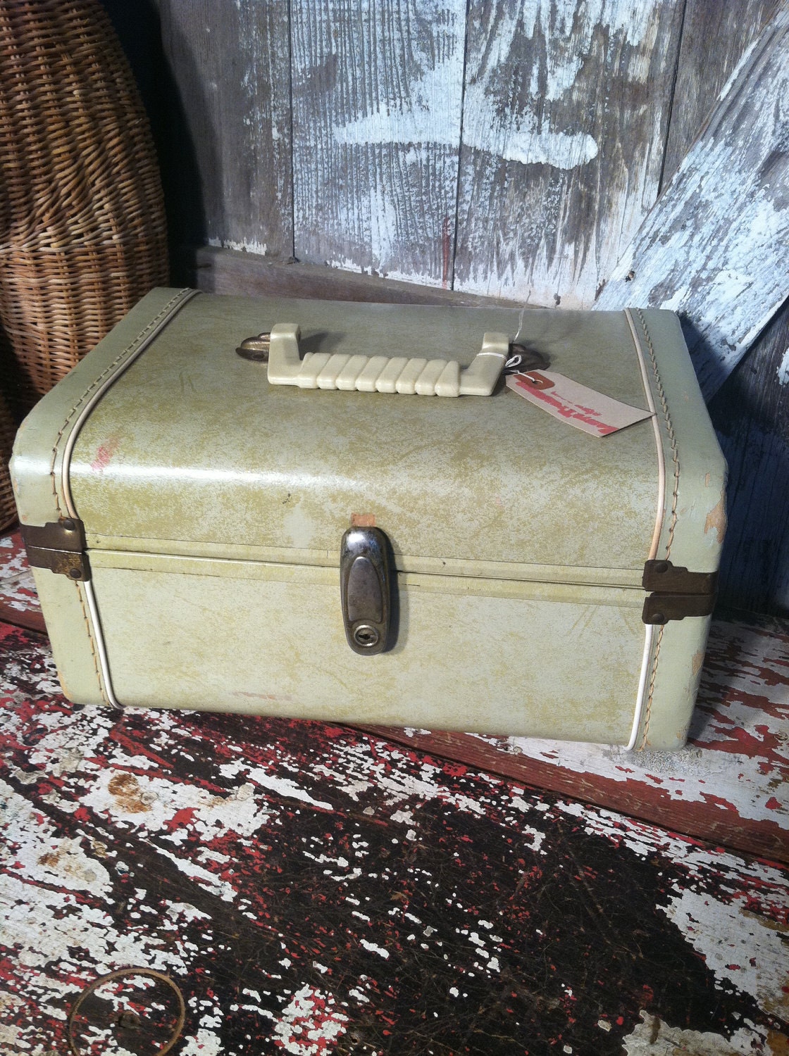 Vintage Beige Train Case