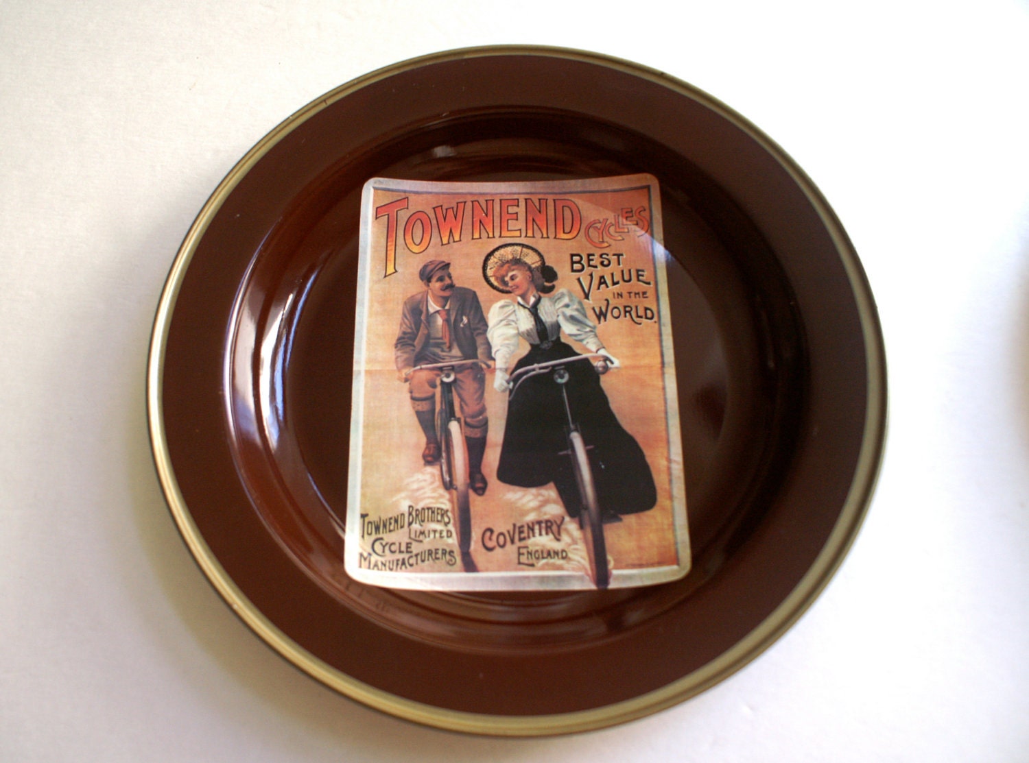 Round Tin Trays by Nevco Vintage Ads