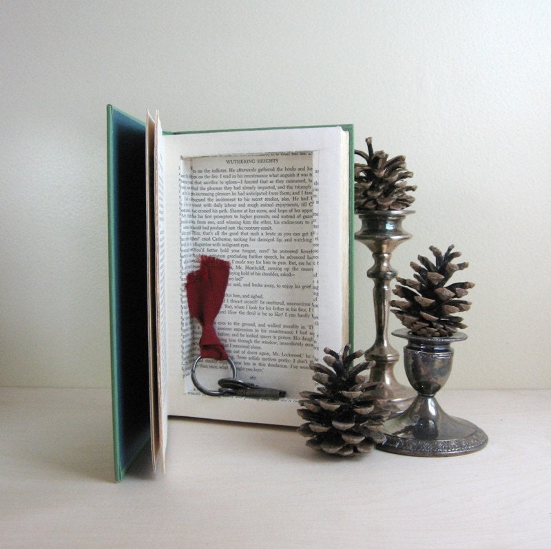 Secret Book Safe - Wuthering Heights by Emily Brontë
