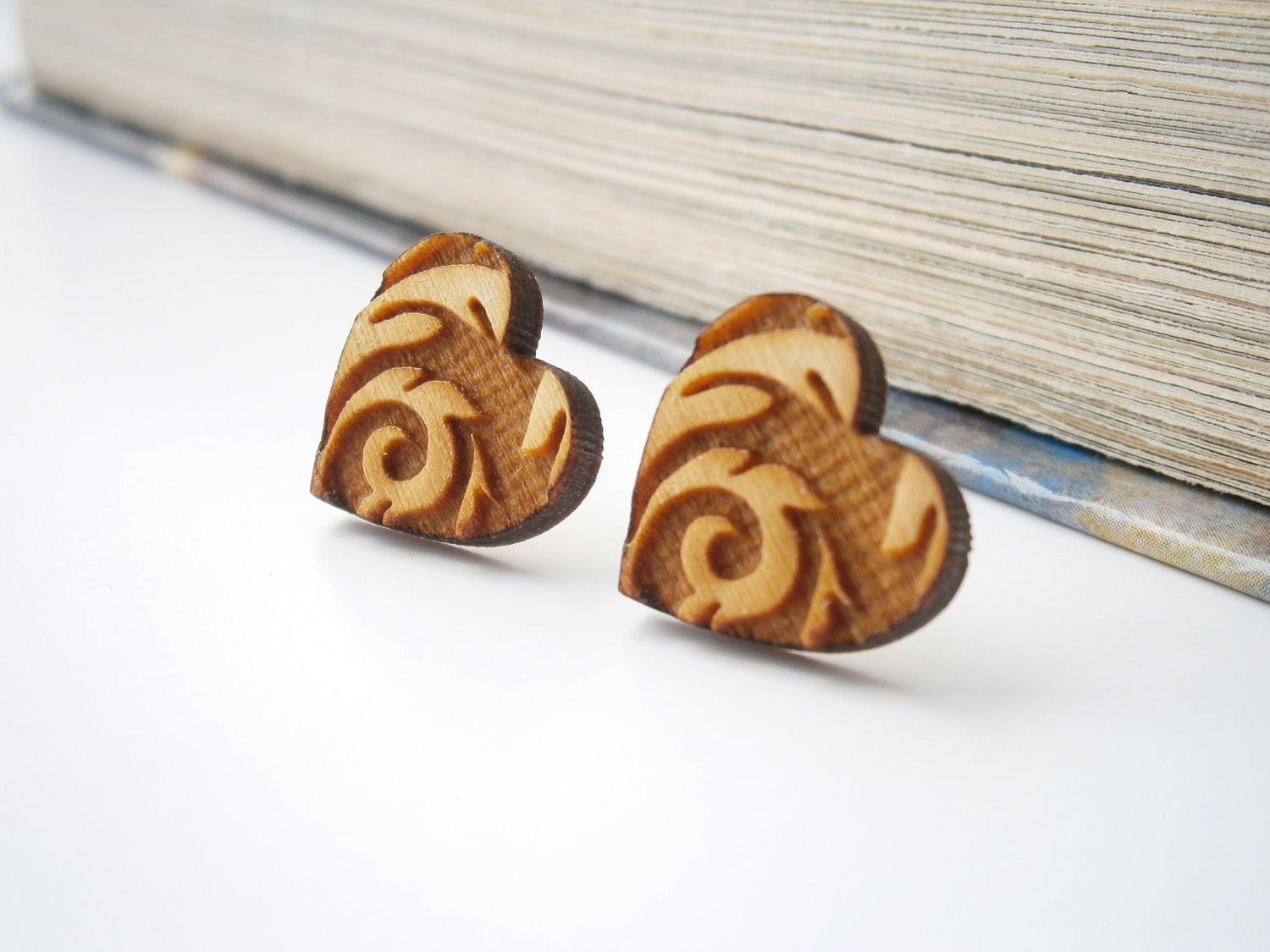 Vintage Ornamnet Wood Stud Earrings, Lasercut Heart, Engraved Medium Size Elegant Stud