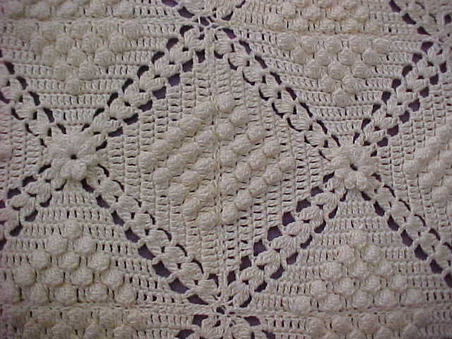 Bedspread Bedcover Antqiue Lace Exquisite Hand Crocheted Bed Cover w/ Flower Detail circa late 1930s