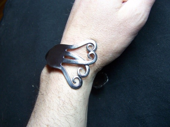 criss-cross-applesauce-fork-bracelet-by-2ndchancemetalart-on-etsy