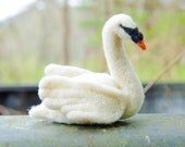 Swan Finger Puppet