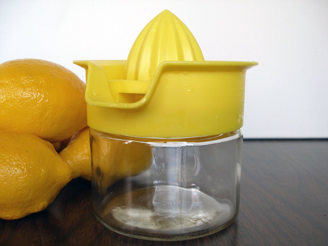 Retro Glass Juicer