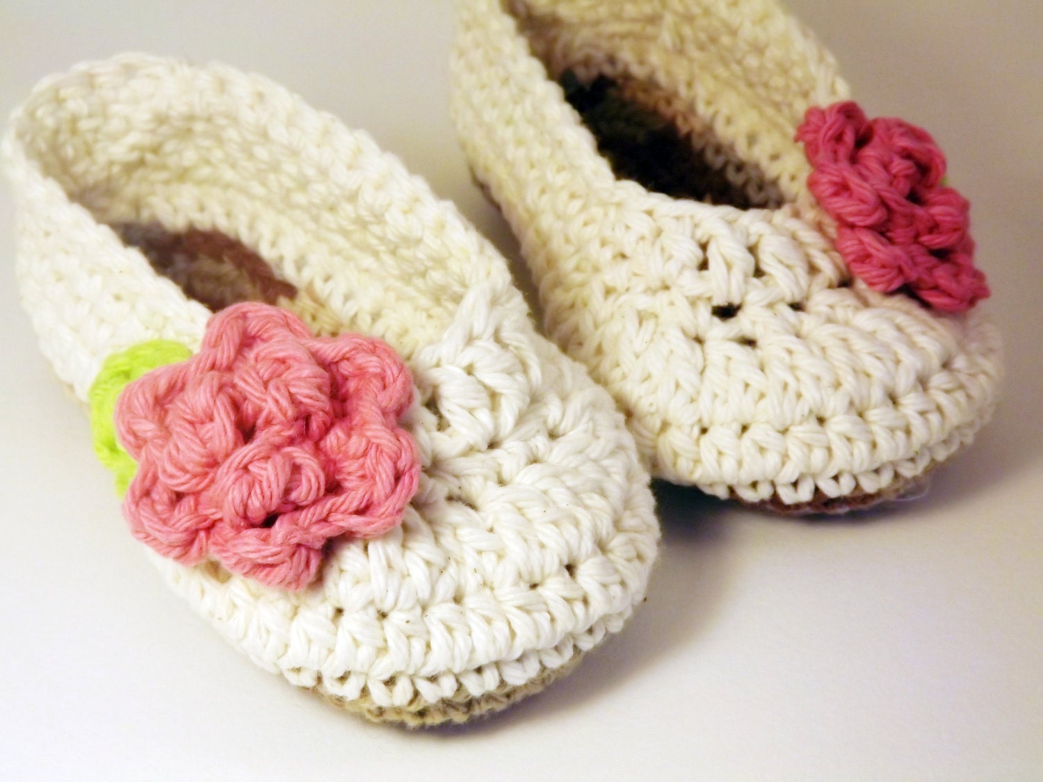 Antique Ivory Ballet style crochet Booties with pink rose, Slippers