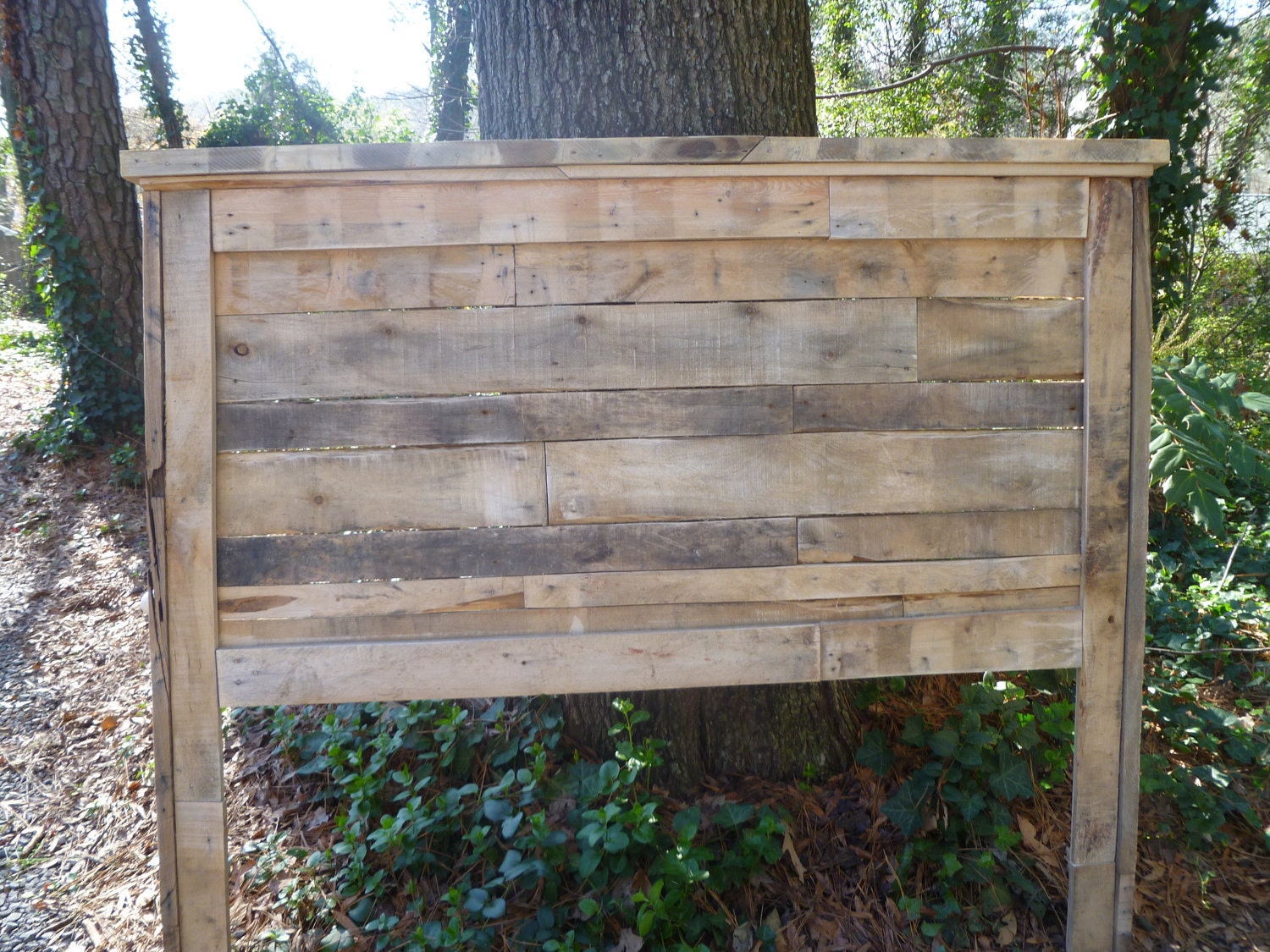 Pallet  Farmhouse style headboards -Queen size