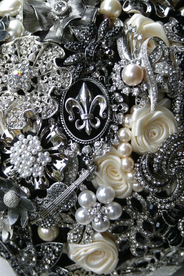 Vintage Bouquet. Deposit on Black Broach Bouquet. Made to order. Wedding Bouquet