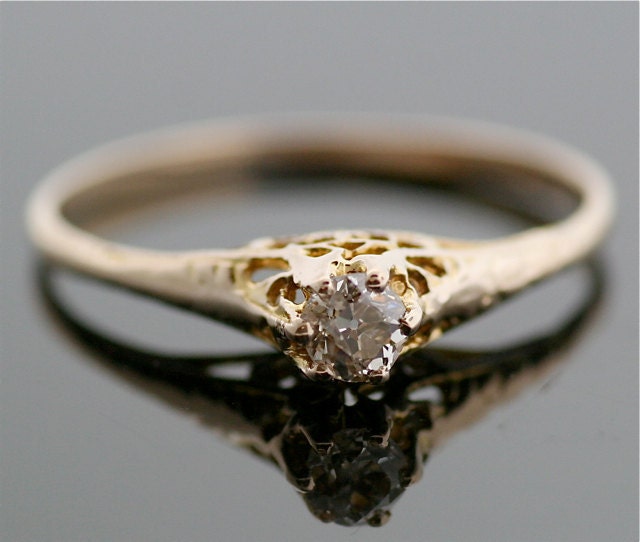 Antique Diamond Ring - Yellow Gold and Diamond Ring