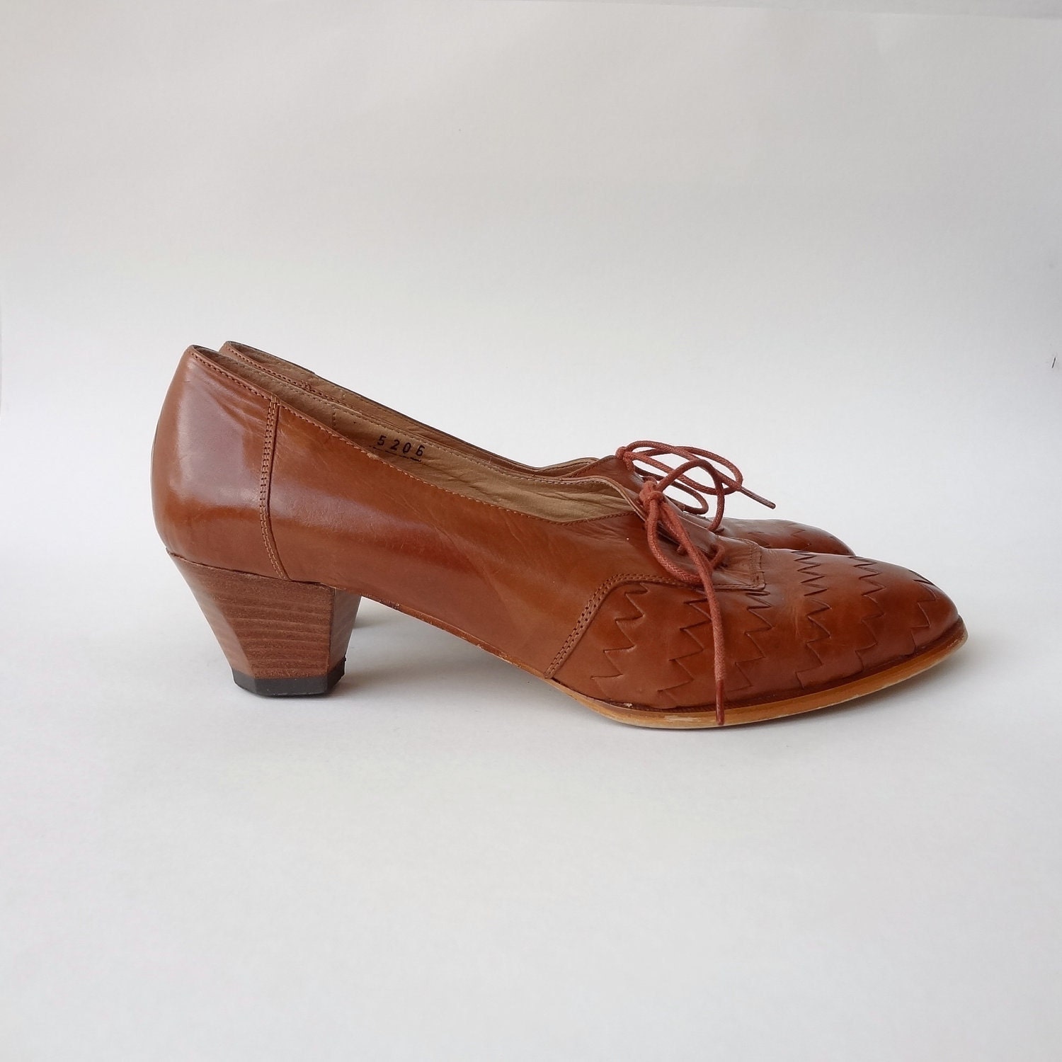 shoes 7 / brown leather oxford kitten heels / italy / stacked heel / women heels 7