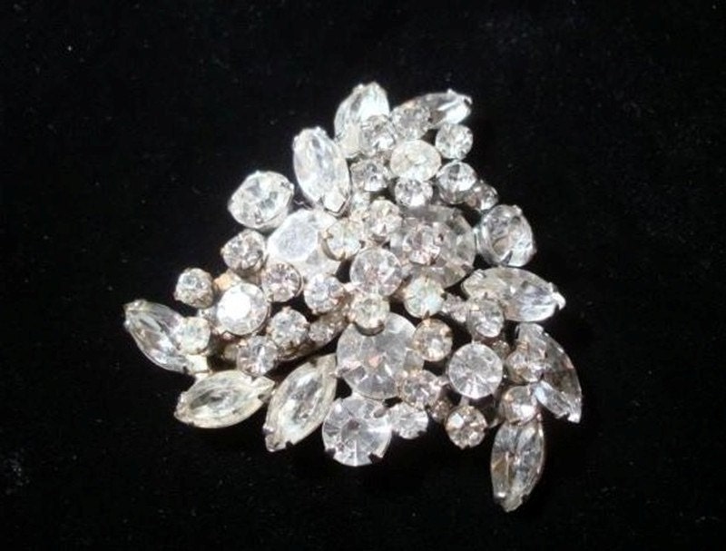 Beautifully Designed Juliana Brooch 022a-011609030
