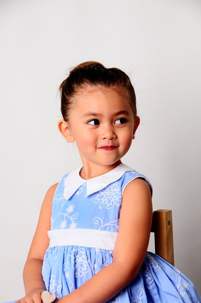 Scalloped Peter Pan Collar Removable White