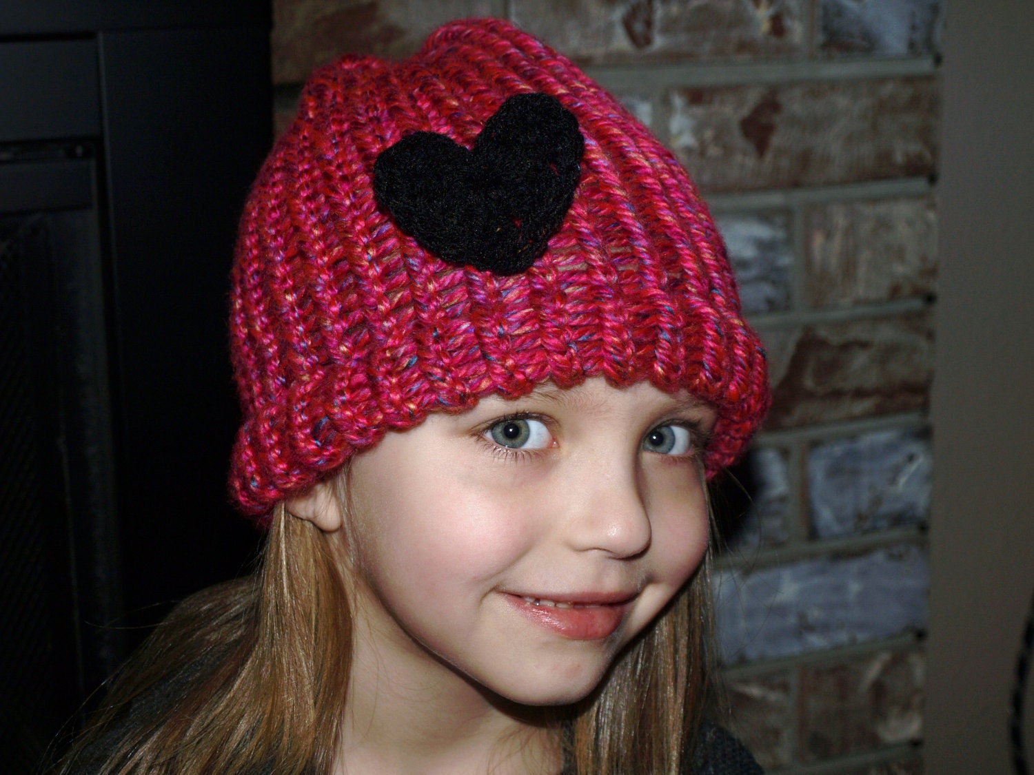 girls crochet hat with brim and heart detail