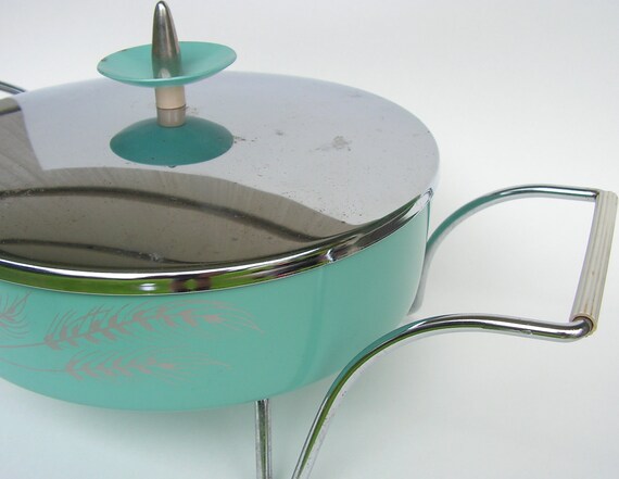 SERVER- Aqua Mint Seafoam - Beautiful Covered Casserole Dish - Retro