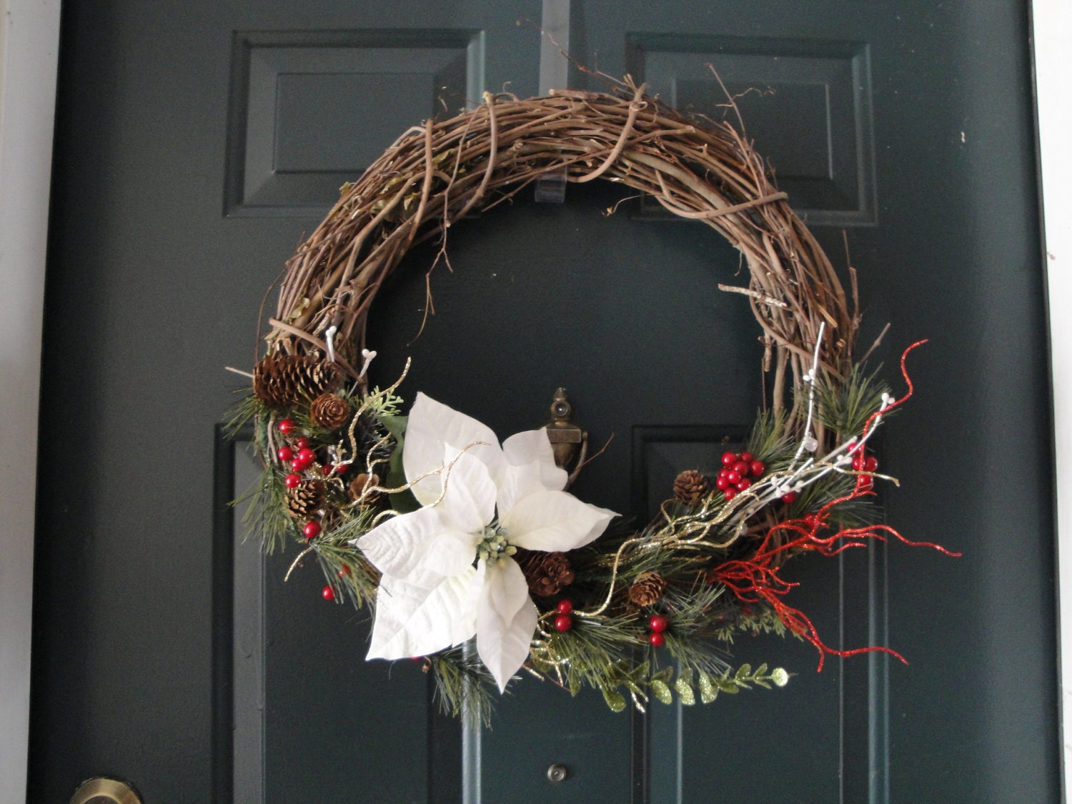 18" Grapevine Wreath "Holiday Sparkle"