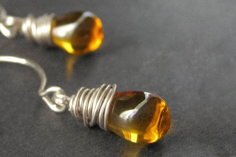 STERLING SILVER Wire Wrapped Earrings - Clear Honey Amber Drop Earrings. Dangle Earrings. Handmade Jewelry.