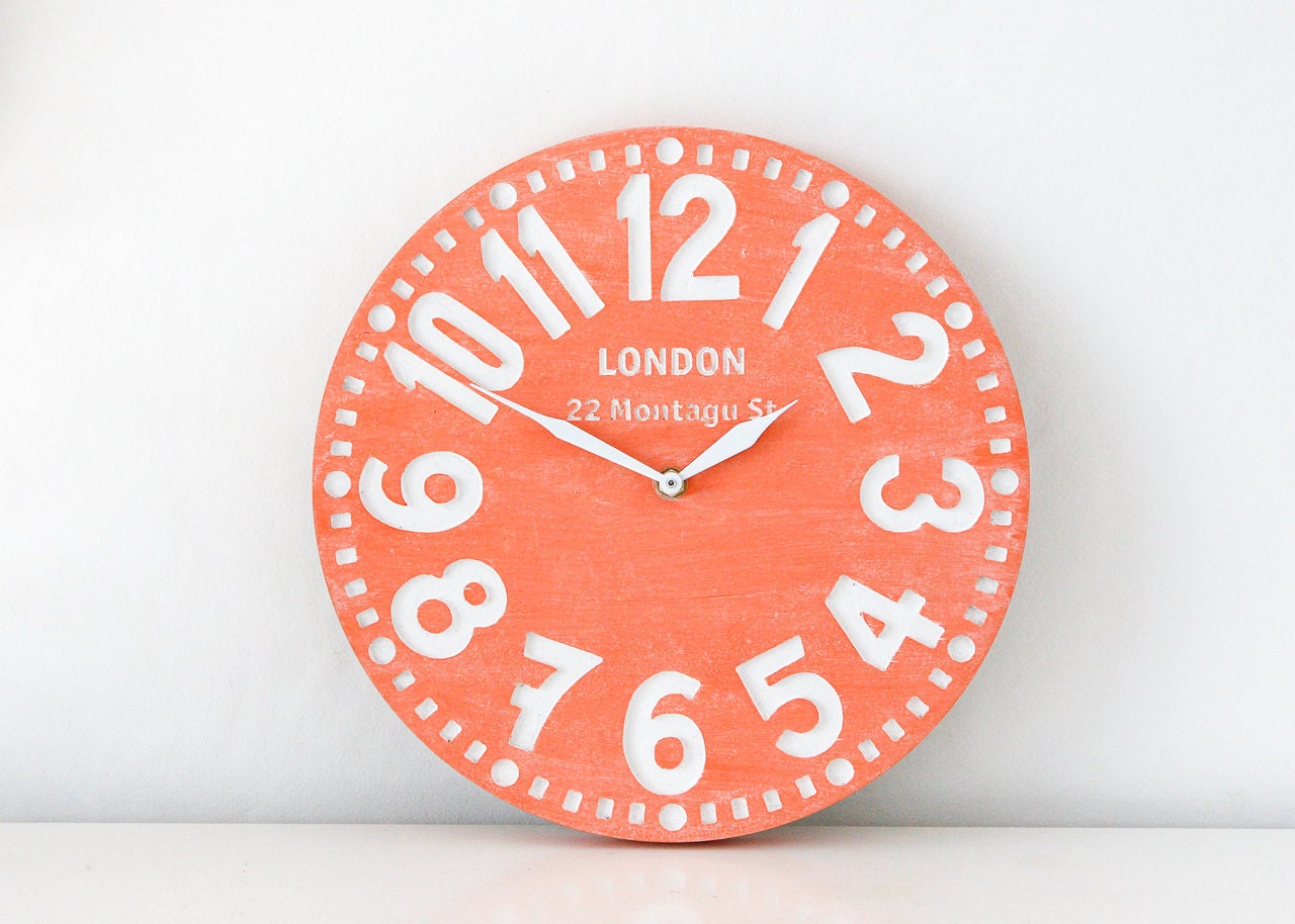 Vintage clock -London coral- pseudo vintage birch clock hand painted by happy fresh coral color blackboard style - DesignAtelierArticle