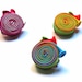 MULTICOLORS BALLOONS BROOCH. Brooch of multicolored balloons (green, red and sky blue) - by Nokike