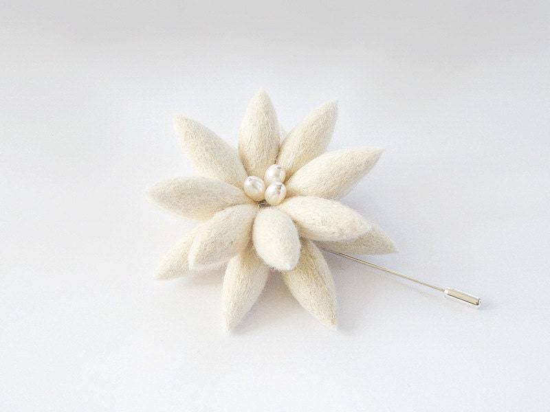 Corsage brooch pins vanilla, eco-friendly, wool felted flower, natural color