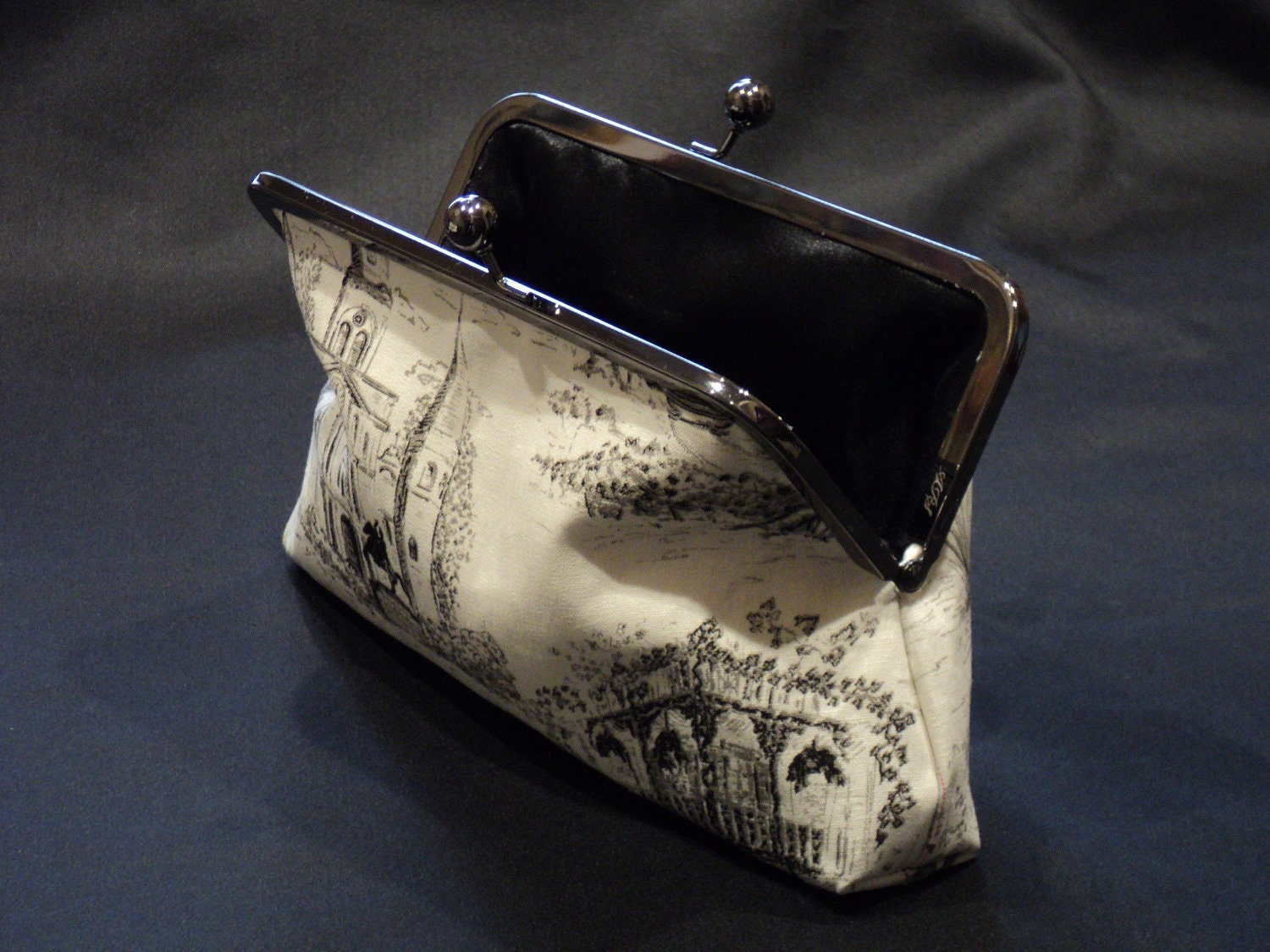 New Orleans Linen Toile