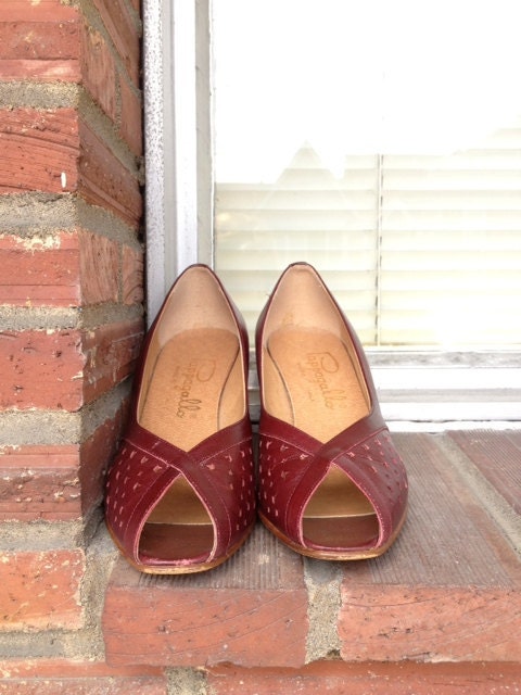 Vintage Burgundy Pappagallo Italian Leather Pumps