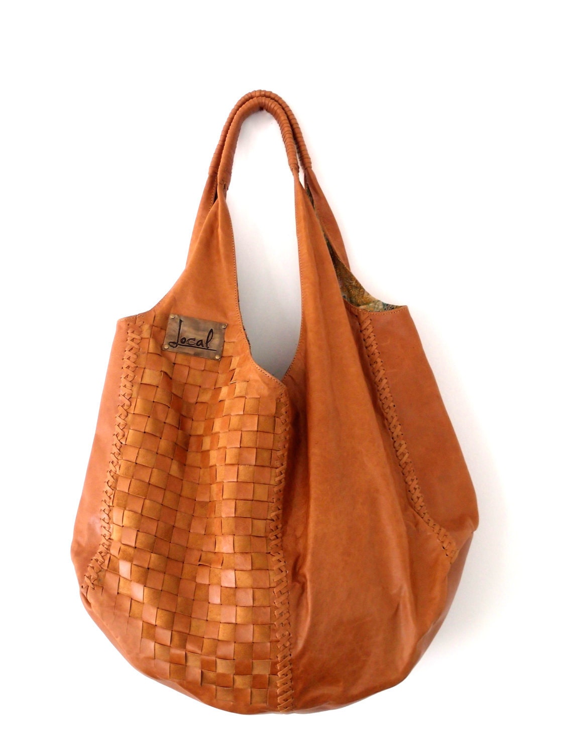 BELLA. Oversize woven shoulder bag / leather tote bag. Available in different leather colors.