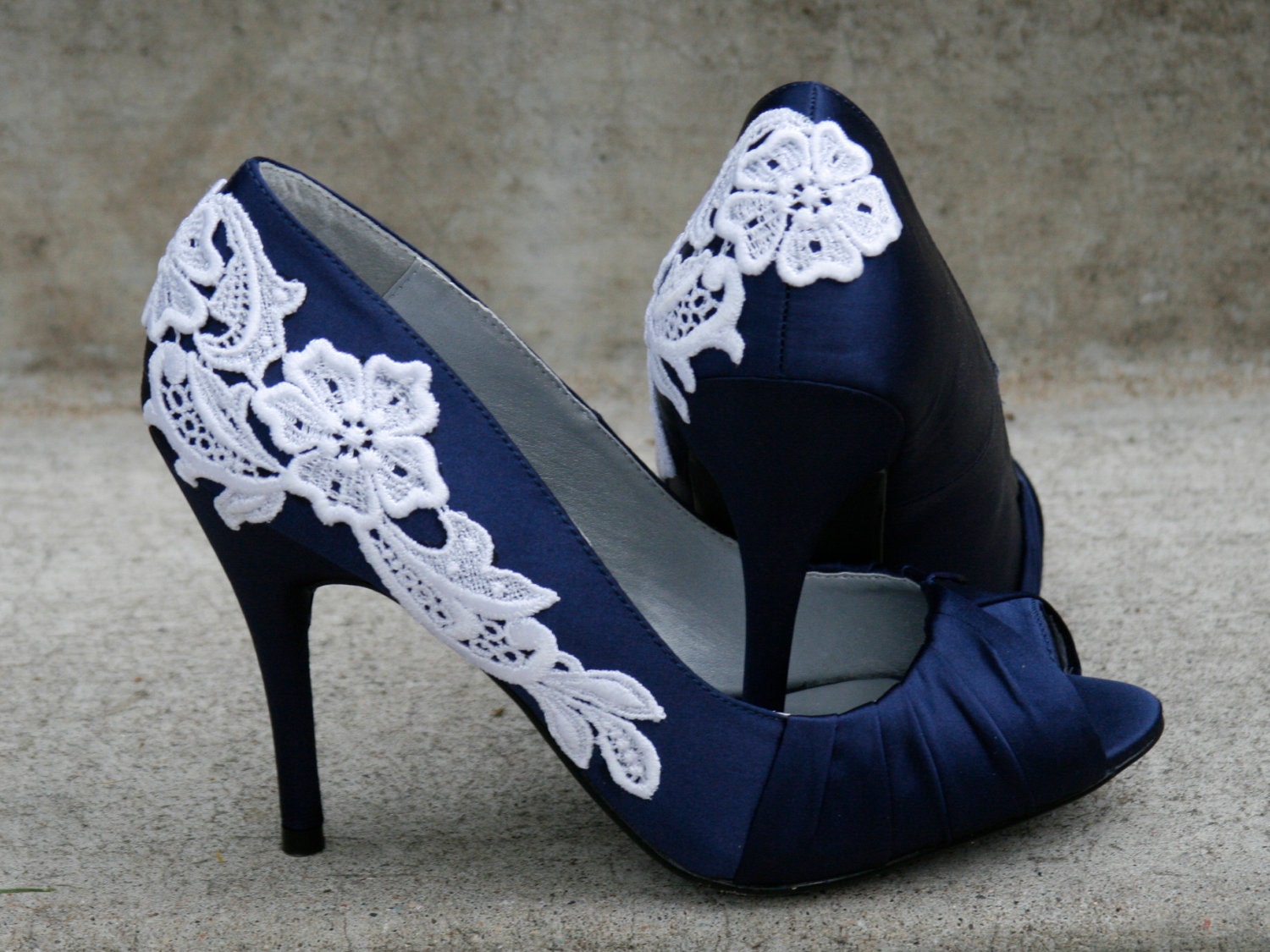 Navy Blue Bridal Shoes With Venise Lace Applique. Size 8