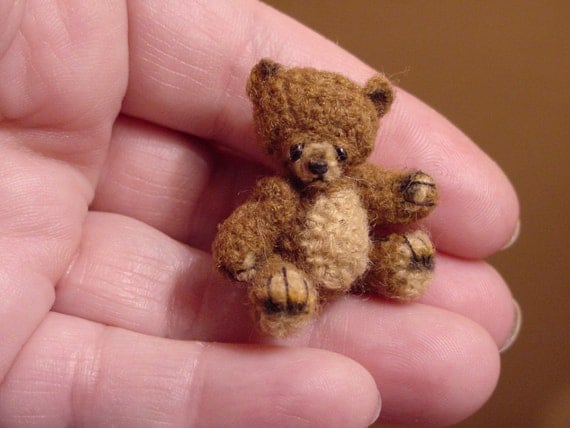 ORIGINAL BEAR ((made to order)) -artist Miniature(Thread)Doll house/crocheted collectible-OOAK