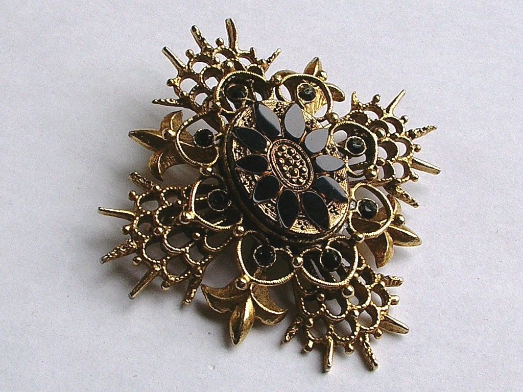 Vintage Goldtone Onyx Brooch Pin Victorian Elegant 3"