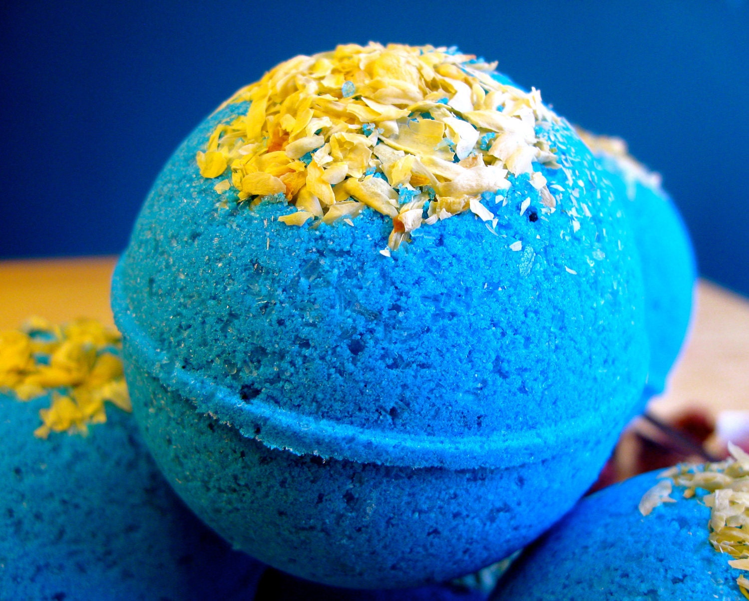 Bath Bomb - Orchid Rain - Vegan Moisturizing Bath Bomb