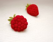 Winter berries set of 2 sweet mini berry brooches / Raspberry and strawberry / Cute woodland Christmas gift / Made to order