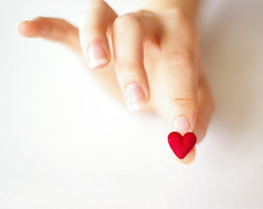 Valentine gift / Super small red heart brooch / Sweet plush mini brooch / Miniature