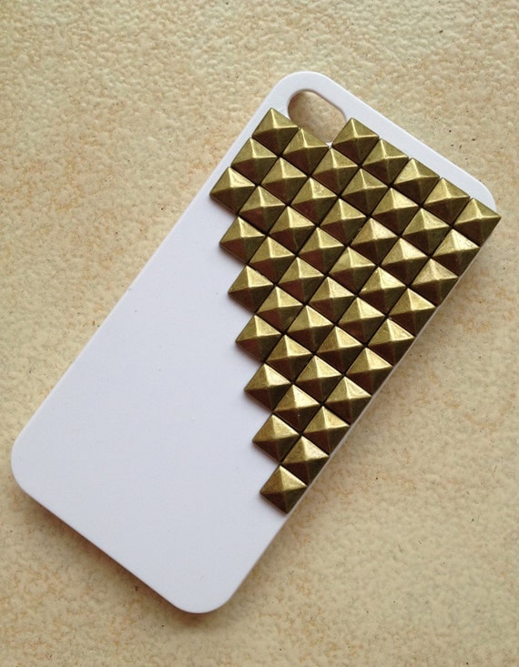 Antique Bronze pyramid stud white iPhone 4/4S case--N1