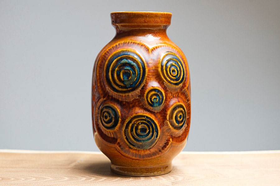 Vase with circular pattern by Bay (84 20)