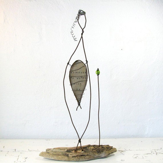 Wire Sculpture. Guardian Angel. Rustic Wire Art. Driftwood. - idestudiet