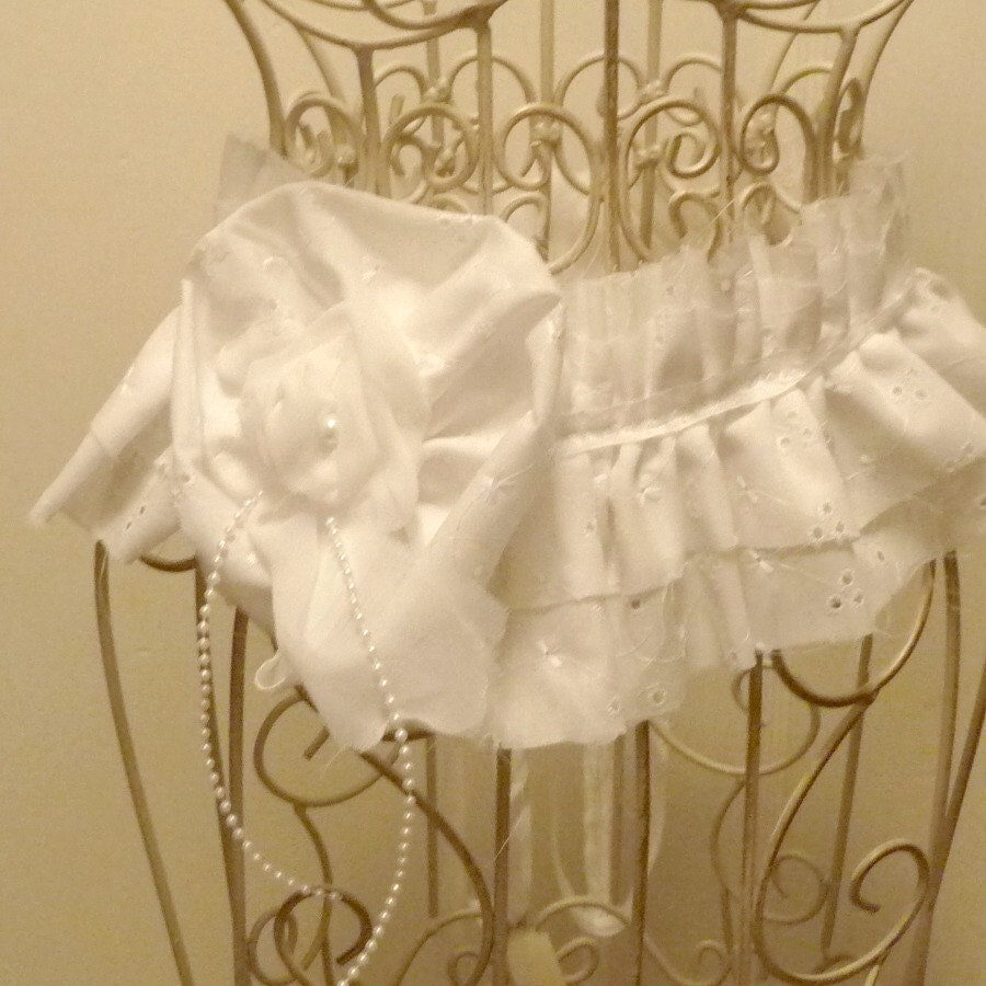White Bridal Sash Bouquet Floral Embroidered Eyelet Lace Bridesmaid Pearls Wedding Womens Sash
