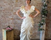 Vintage 1980s Lace Wedding Dress with Ruffles