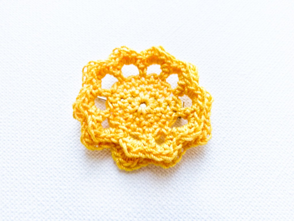 Crochet flower clip/ pin for thick hair  Floral wedding accessories rustic style