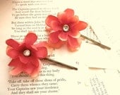 red and white hair pin set - bridal hair clips, bridesmaid hair accessory, flower bobby pins, rustic flowers, wedding bobbies