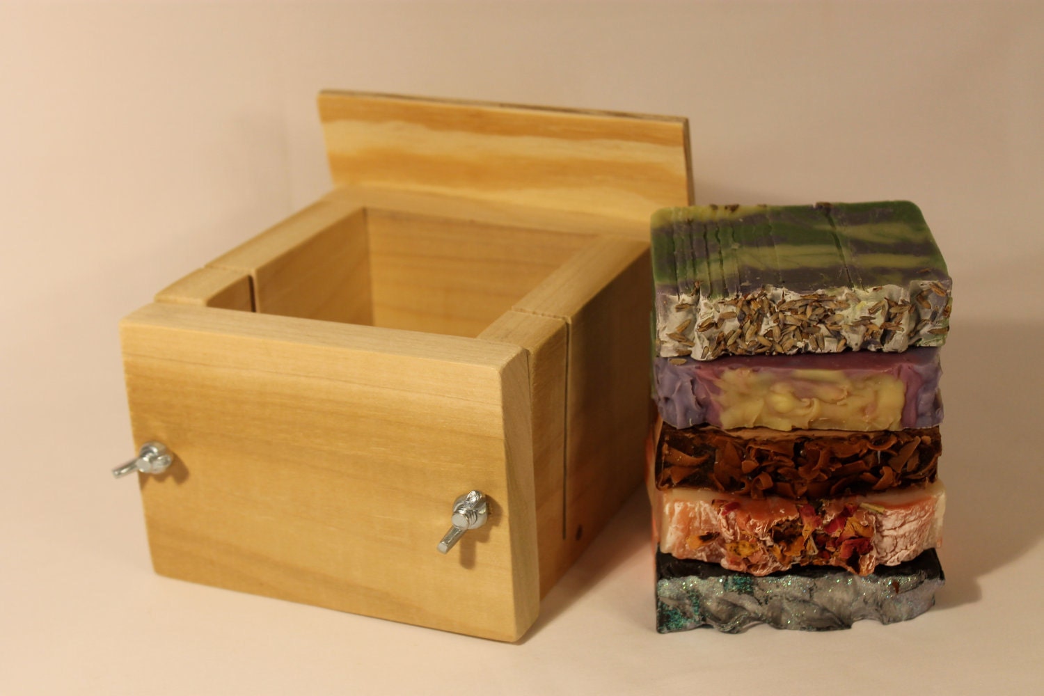 1 lb Professional Wooden Soap Mold with Lid - Handcrafted