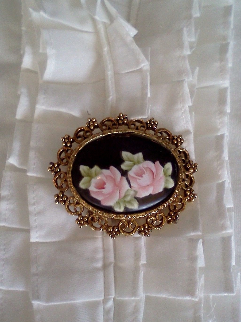 Vintage Victorian style Cameo Brooch/Pendant Gold tone Downton Abbey
