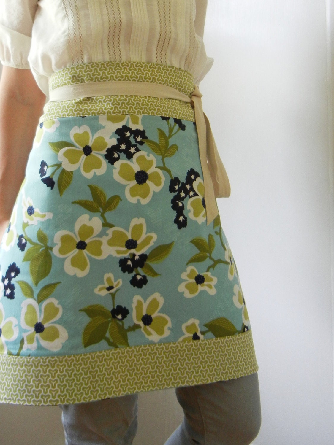 Modern Meadow Joel Dewberry reversible half apron - women's - lime, blue, cream and navy