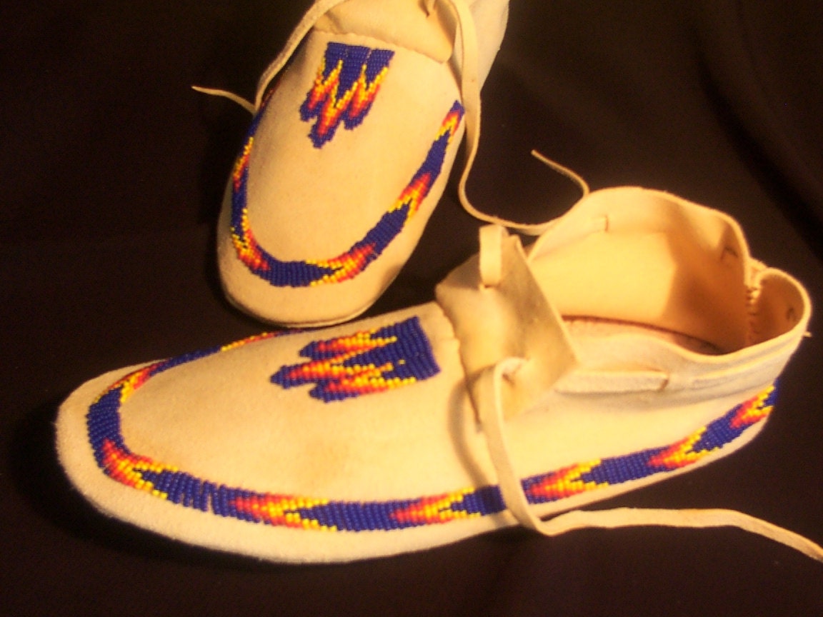 Beaded Moccasins Ladies size 9 by Tribal artist Free Shipping