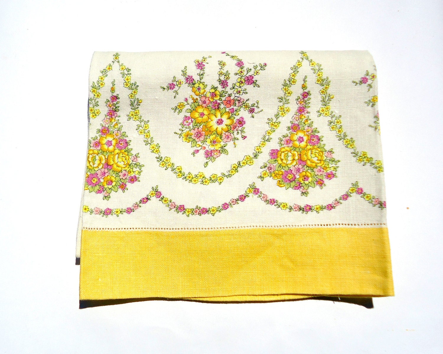 Vintage Linen Bath Towel 60s Light Yellow Green Flowers Linen Bath Towel